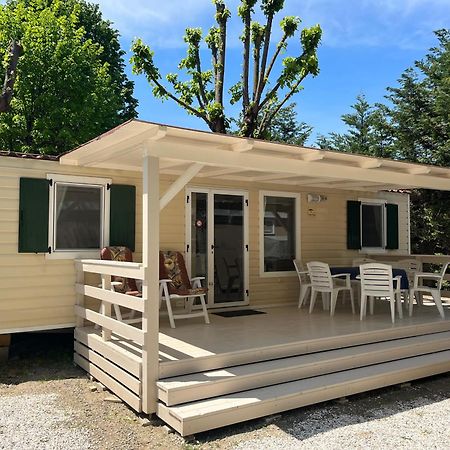 Chalet Camping River Italie Met 2 Slaapkamers Ameglia Esterno foto