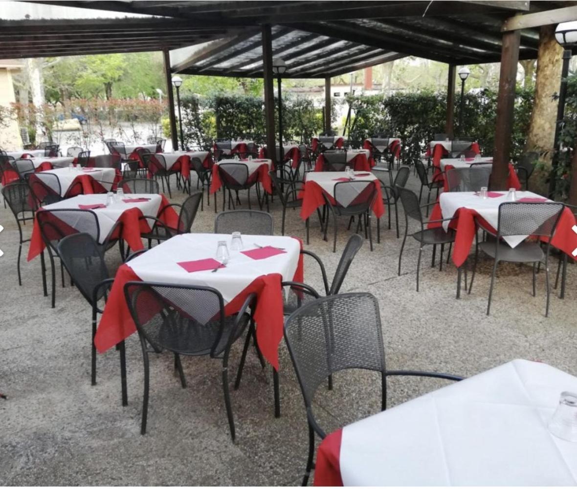 Chalet Camping River Italie Met 2 Slaapkamers Ameglia Esterno foto