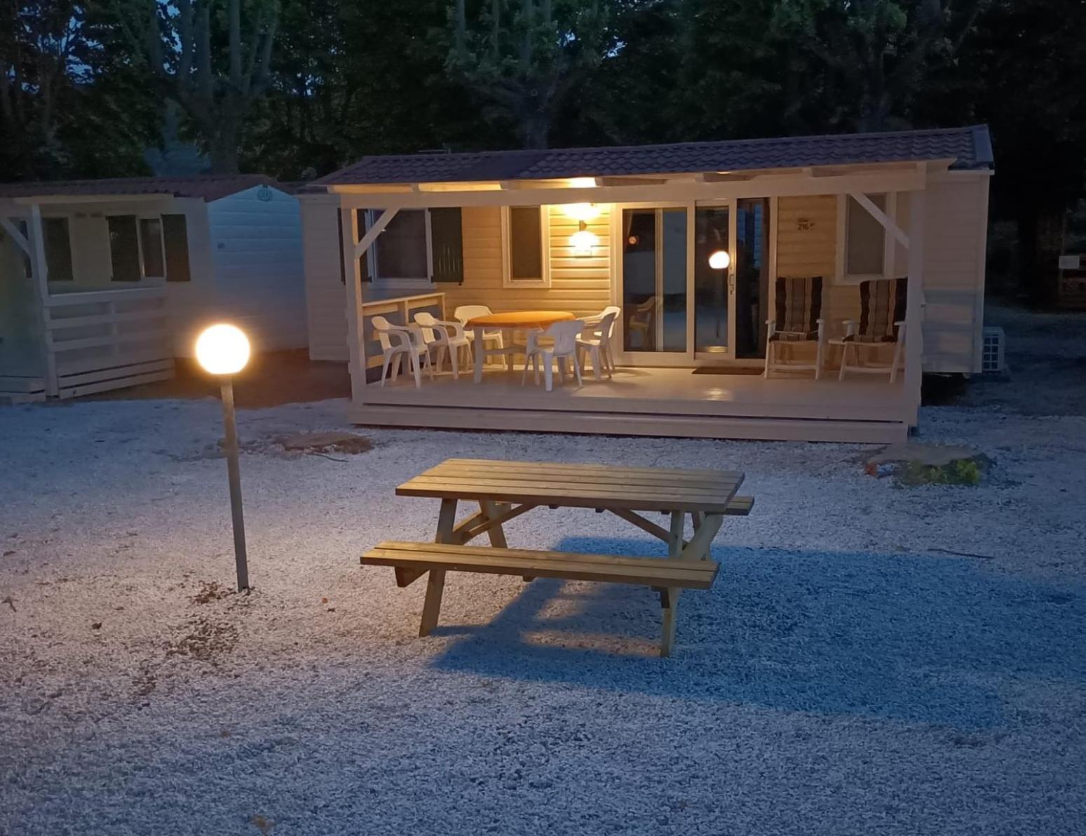 Chalet Camping River Italie Met 2 Slaapkamers Ameglia Esterno foto