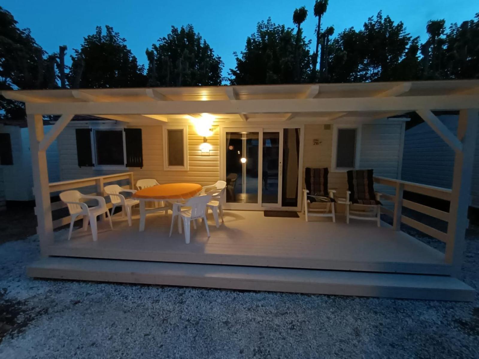 Chalet Camping River Italie Met 2 Slaapkamers Ameglia Esterno foto