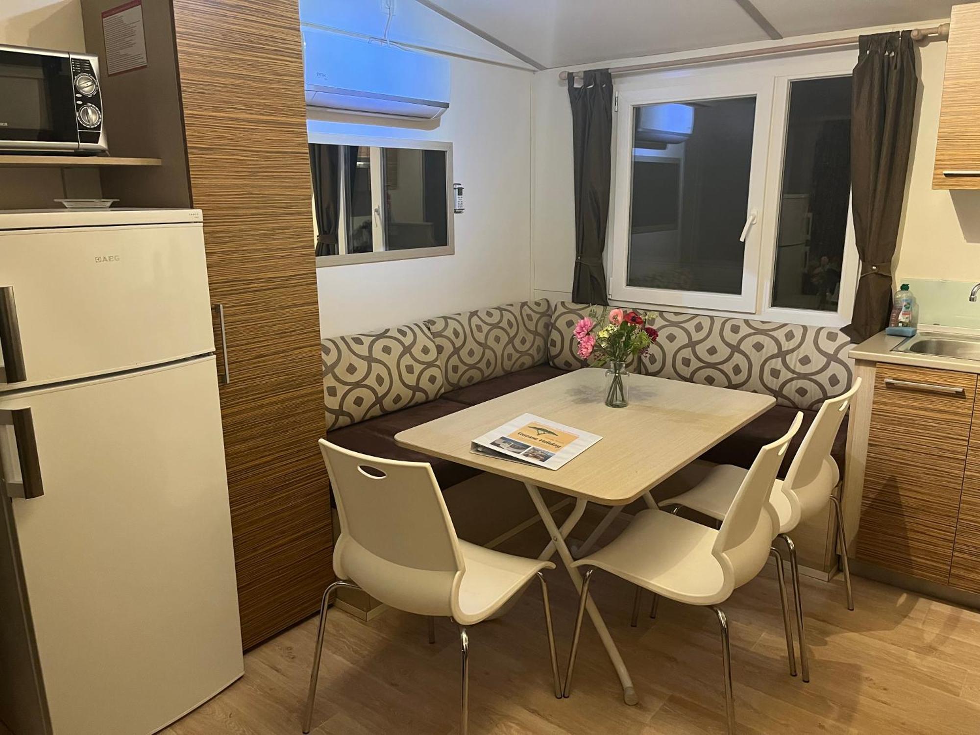 Chalet Camping River Italie Met 2 Slaapkamers Ameglia Esterno foto