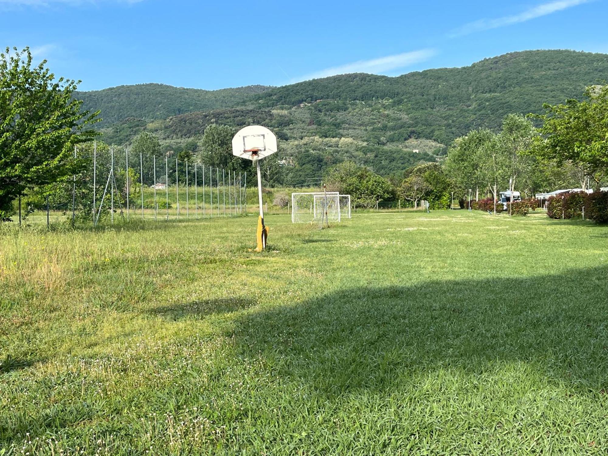 Chalet Camping River Italie Met 2 Slaapkamers Ameglia Esterno foto